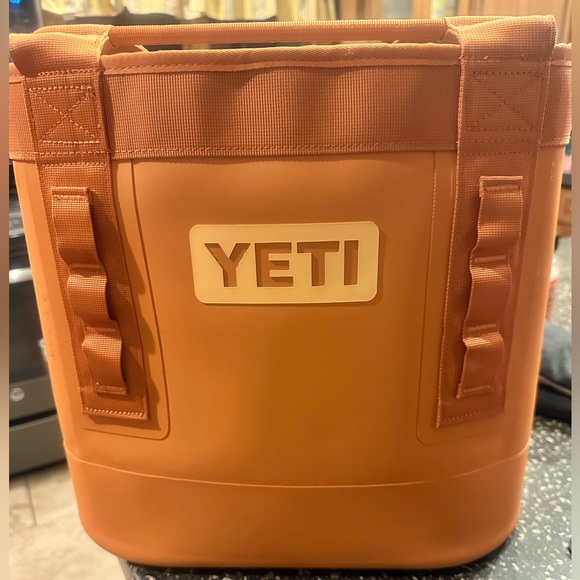 Yeti Handbags - Yeti bag 20 carryall